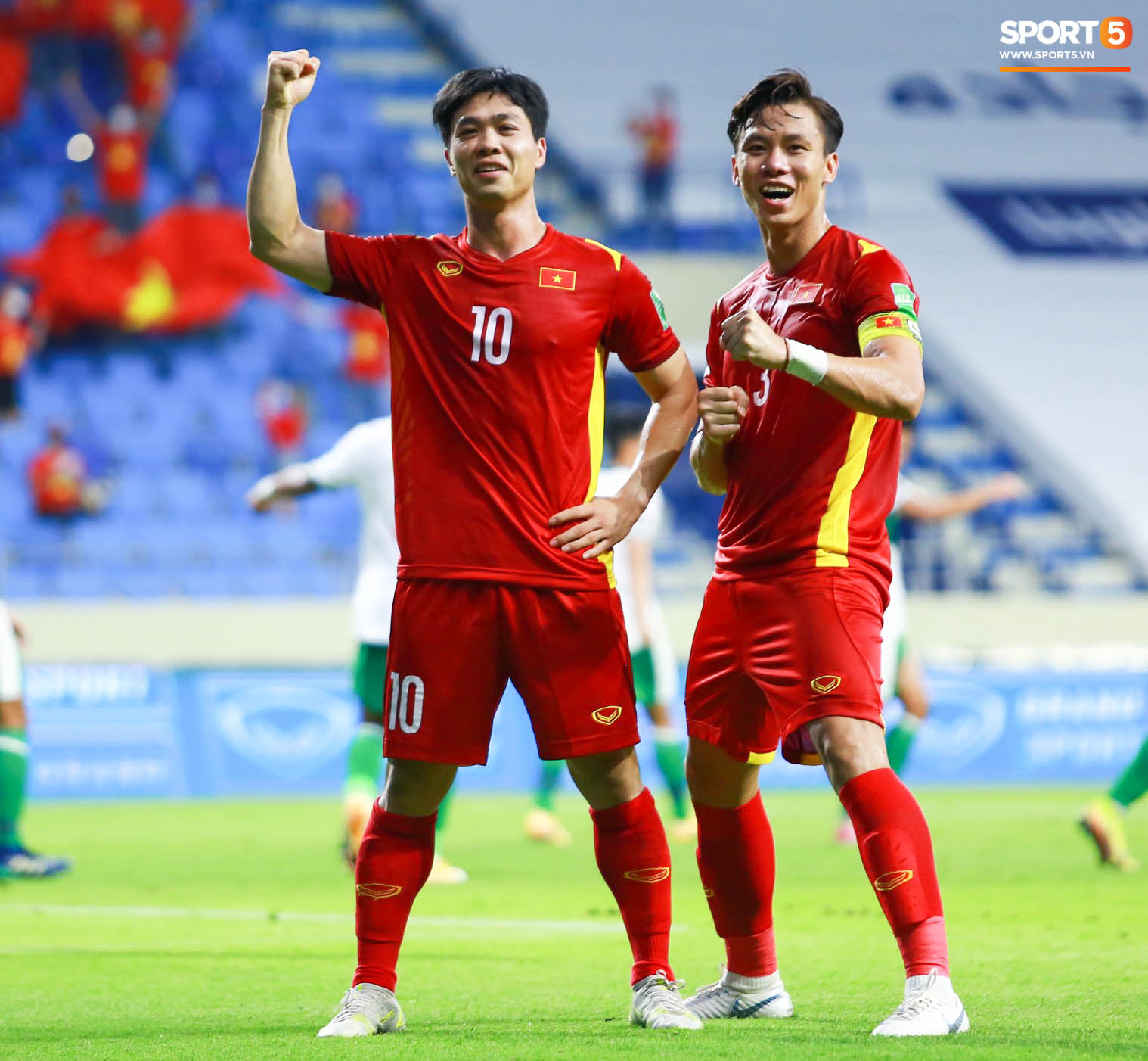 Những khoảnh khắc tuyệt đẹp của tuyển Việt Nam khiến người hâm mộ đổ rần rần-12