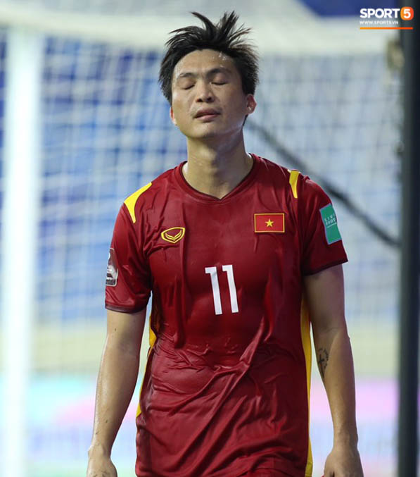 Những khoảnh khắc tuyệt đẹp của tuyển Việt Nam khiến người hâm mộ đổ rần rần-16
