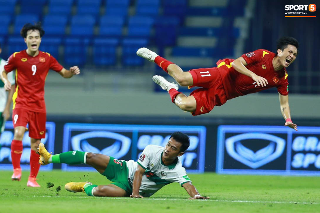 Những khoảnh khắc tuyệt đẹp của tuyển Việt Nam khiến người hâm mộ đổ rần rần-15