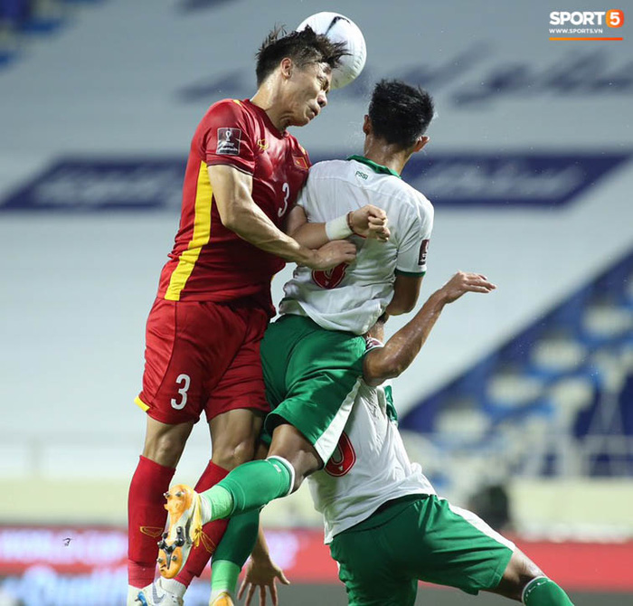 Những khoảnh khắc tuyệt đẹp của tuyển Việt Nam khiến người hâm mộ đổ rần rần-3