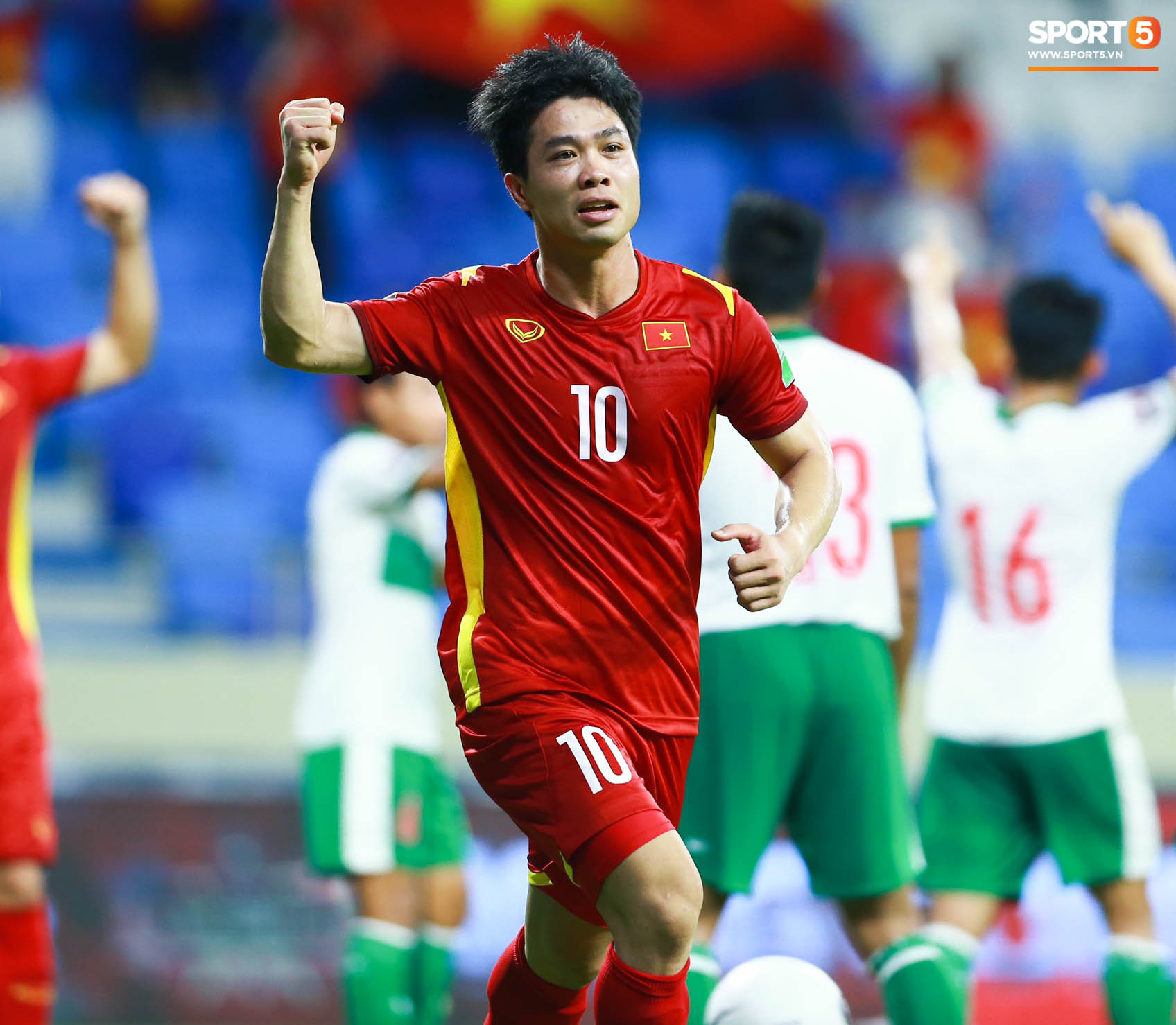 Những khoảnh khắc tuyệt đẹp của tuyển Việt Nam khiến người hâm mộ đổ rần rần-11