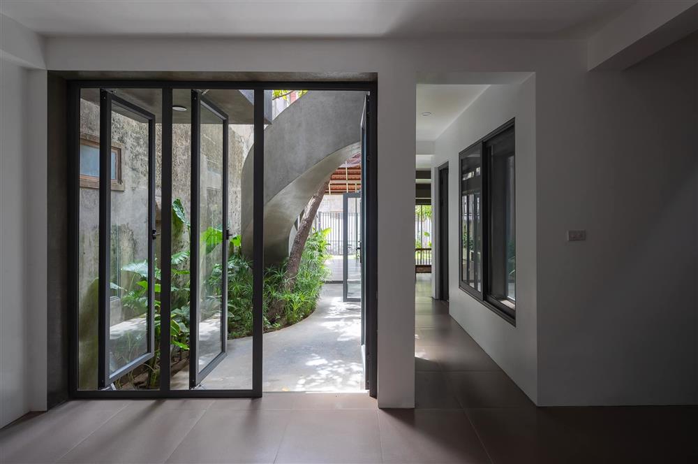 Ngôi nhà trát xi măng, xây hết 800 triệu đồng của nhiếp ảnh gia Nghệ An-6