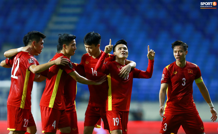 Công Phượng nổi giận vì bị đá xấu, cố kiềm chế không đánh cầu thủ Indonesia-11