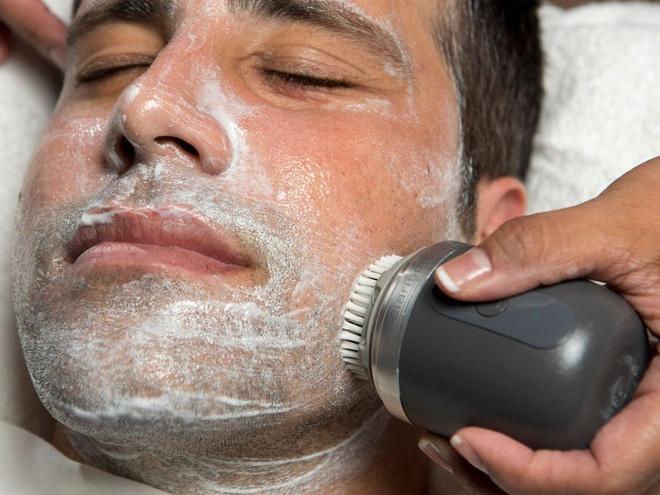 6 sai lầm khi rửa mặt khiến da bạn xấu đi mỗi ngày-4