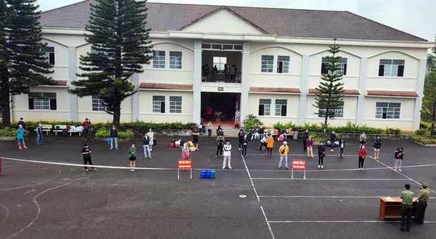 Những vụ trốn cách ly gây phẫn nộ: Từ F1 tráo người đi cách ly đến F0 trèo tường bệnh viện ra ngoài mua đồ ăn cho nhóm bạn gái-1