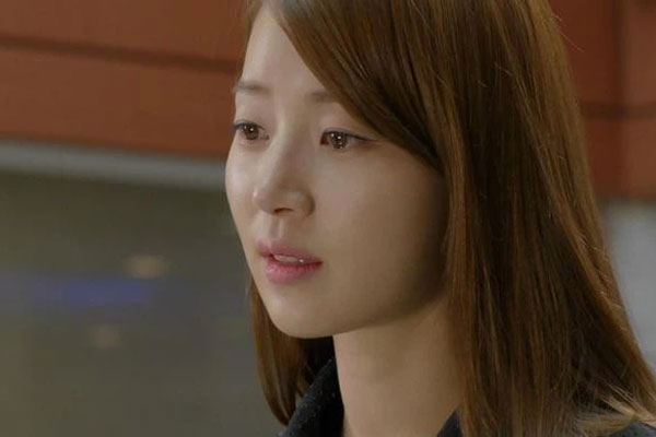 Đợi anh tôi ngủ say, chị dâu lén lút lấy tiền đi chợ, thấy khó hiểu nên tôi hỏi và vô cùng sửng sốt khi biết lý do-2