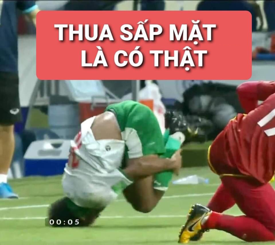 Mưa meme đổ xuống mạng xã hội sau trận thắng của tuyển Việt Nam, mời 500 anh em cười mệt nghỉ-4