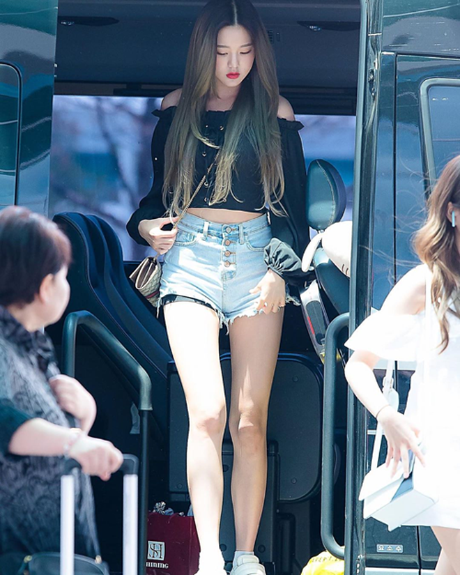 Tại sao idol Kpop rất hạn chế mặc hở phần thân trên, kiêng kỵ lộ vòng 1?-3