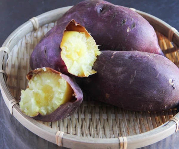 Cặp vợ chồng 82 tuổi vẫn vô cùng khỏe mạnh, minh mẫn: Bí quyết của họ đến từ việc ăn ít cơm, nhưng tăng cường 3 món siêu đơn giản-2