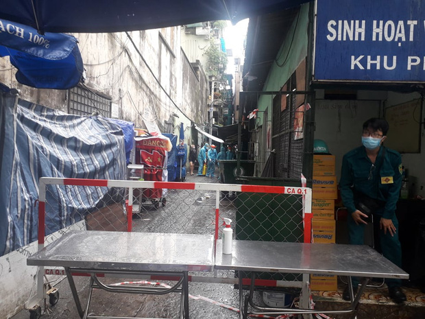 TP.HCM: Phong toả quán cơm tấm và khu Mả Lạng ở quận 1 vì 4 người trong gia đình mắc Covid-19-2