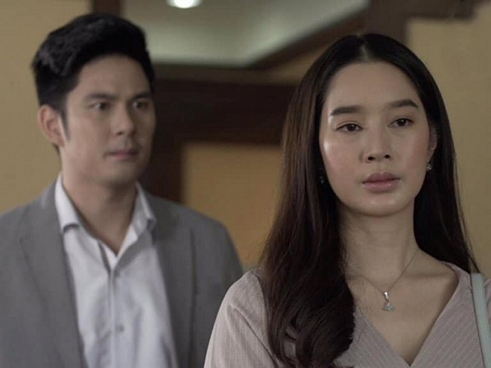Bỏ được vợ thô kệch tôi cưới ngay con gái chủ tịch, ai ngờ vị khách Vip đi xe bạc tỷ đeo đầy trăng sức đến dự khiến tôi cúi mặt xấu hổ-2