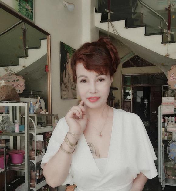 Cuộc sống của Cô dâu 62 tuổi Thu Sao và chồng trẻ Hoa Cương giờ ra sao?-2