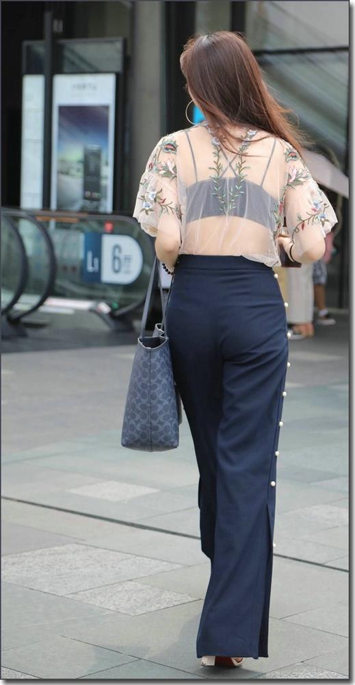 Dù đẹp đến mấy cũng xin các chị em đừng mặc kiểu áo này đi làm!-4