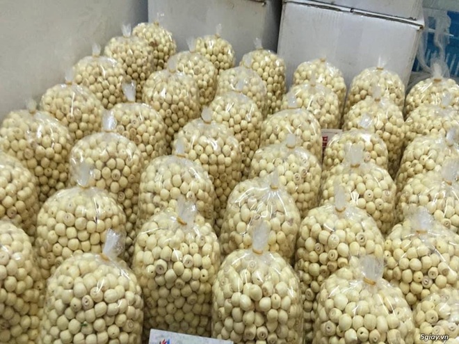 Cơn sốt hạt sen đầu hè, nhập cả tạ vẫn không đủ hàng trả khách-3