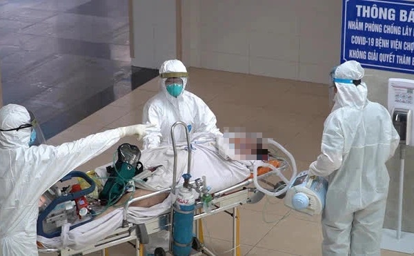 Hành trình đặt ECMO và chuyển chiến sĩ công an mắc COVID-19 về Bệnh viện Chợ Rẫy-5