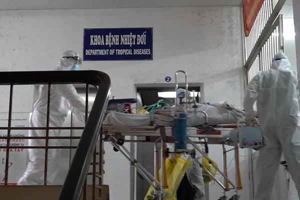 Hành trình đặt ECMO và chuyển chiến sĩ công an mắc COVID-19 về Bệnh viện Chợ Rẫy-6