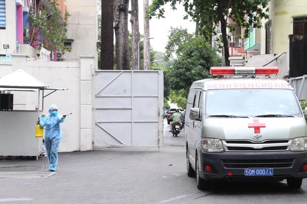 Hành trình đặt ECMO và chuyển chiến sĩ công an mắc COVID-19 về Bệnh viện Chợ Rẫy-7