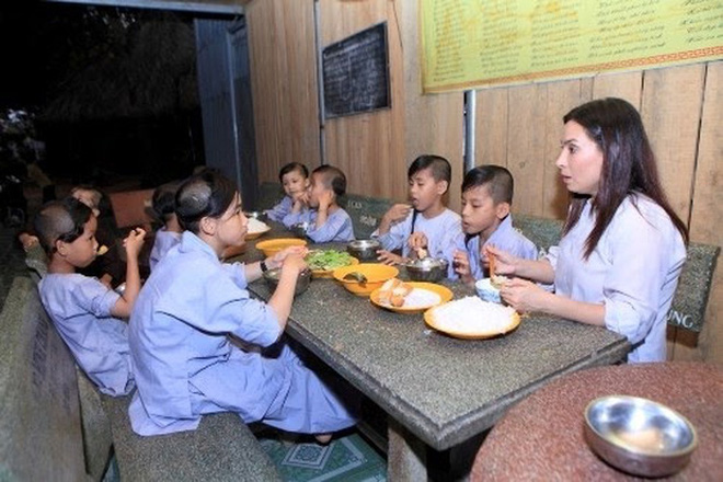 Cuộc sống ra sao và khối tài sản hiện tại của Phi Nhung khủng cỡ nào mà bị đồn sống xa hoa, đời tư không phải dạng vừa?-13