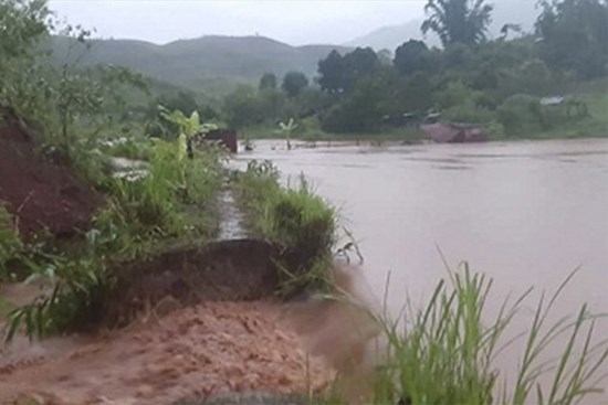 Mưa lũ ở Điện Biên cuốn trôi 1 cháu bé, nhiều tài sản thiệt hại