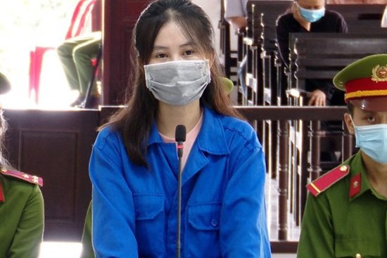 Cô gái giữ trẻ đánh cháu bé hơn 1 tuổi tử vong lãnh án 15 năm tù