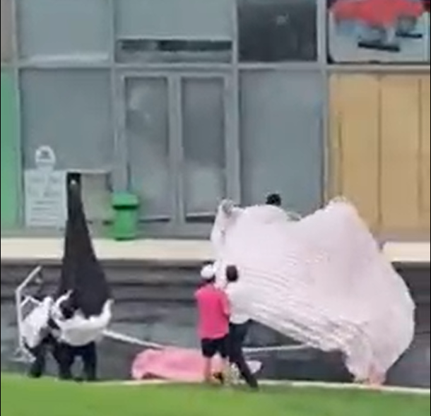 Hà Nội: Nữ giúp việc nằm bất động sau khi rơi từ tầng cao chung cư cao cấp-1