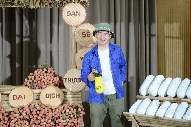 Xuân Bắc livestream chốt đơn 85 tấn vải, mận, bí, thơm... trong 1 giờ-1