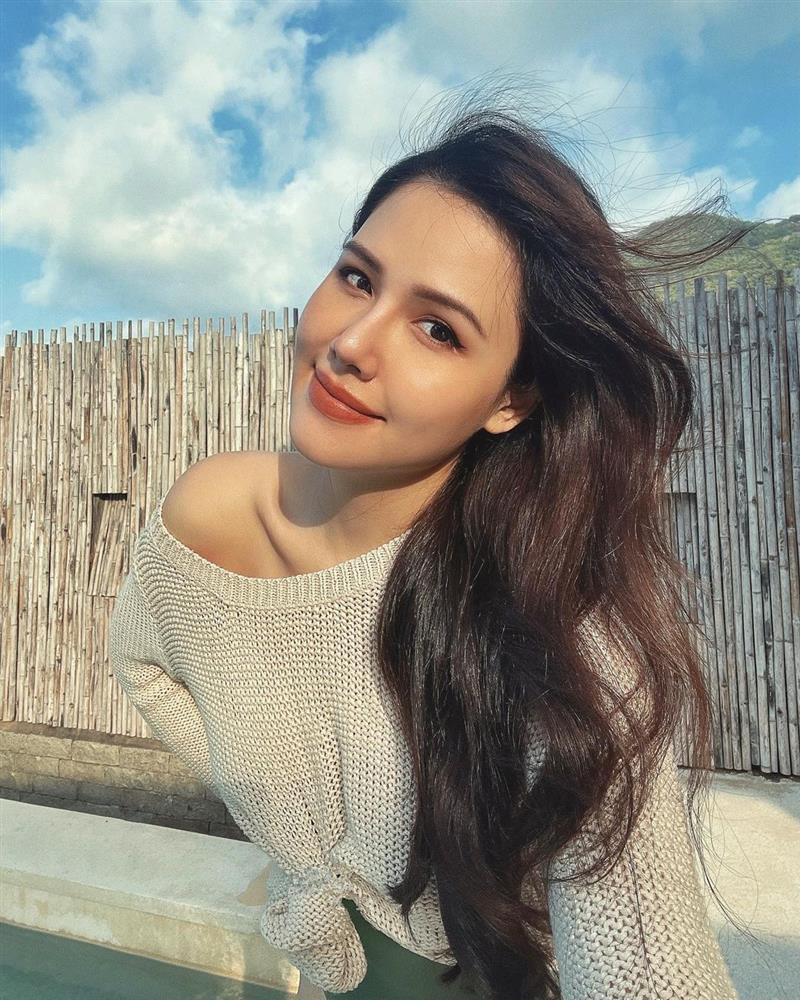 Phanh Lee quanh năm suốt tháng nhuộm nâu, nhưng nhờ cắt 4 kiểu tóc này mà nhan sắc luôn chạm đỉnh-1