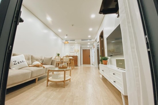 Mua chung cư 72m2, vợ chồng mới cưới tự tay thiết kế từng góc theo phong cách Hàn Quốc, chơi thêm cả bể cá ban công