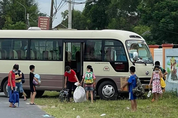 Hà Nội phong tỏa hàng loạt thiết bị tập thể dục ngoài trời để phòng dịch COVID-19-15