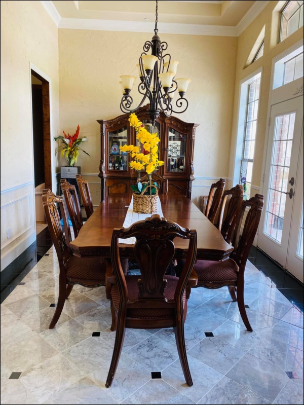 Biệt thự sang trọng, phong cách cổ điển của ca sĩ Hồng Ngọc ở Mỹ có sân vườn rộng và bể bơi đáng sống-6