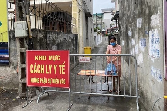 Hà Nội: Bé gái 6 tuổi, con người đi mua rau ở Đông Anh dương tính SARS-CoV-2