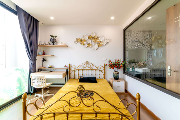 Căn nhà 5 tầng của vợ chồng Bát Tràng, thiết kế 3 ban công xanh nhưng vẫn đầu tư hẳn 400 triệu cho sân thượng 160m2-25