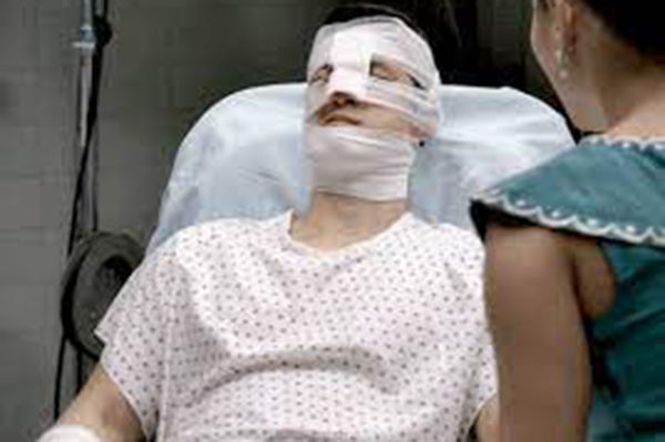 Clip: Vợ hổ báo đánh chồng tơi tả trong quán internet và cái kết-1