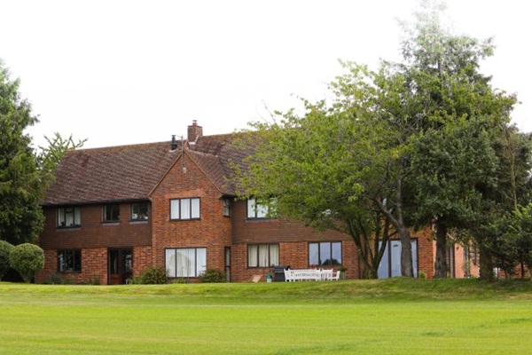 Người phụ nữ biến mất không dấu vết lúc chồng ngủ, 37 năm sau được tìm thấy ngay trong nhà, hé lộ tội ác khó dung thứ của hung thủ-2