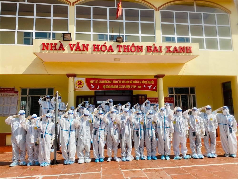 Biệt đội săn COVID-19 của Học viện Y dược học Cổ truyền và những ngày máu lửa nhất cuộc đời ở tâm dịch Bắc Giang: Thầy trò chúng em đang sống những ngày ý nghĩa nhất-1