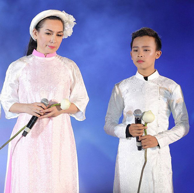 Vì sao Phi Nhung nhận nuôi Hồ Văn Cường 5 năm trước, giọng ca nhí từng kể về cuộc sống thay đổi ra sao?-8