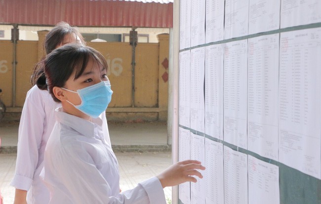 14 học sinh ở Hà Nội diện F1 được tuyển thẳng vào lớp 10-1