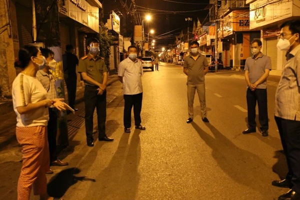 Một học sinh ở Hà Tĩnh dương tính SARS -CoV-2 sau khi đi tắm biển-1