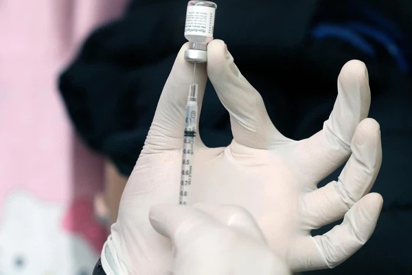 CDC Mỹ: Người đã tiêm vaccine mắc bệnh nhẹ hơn nếu nhiễm SARS-CoV-2-1