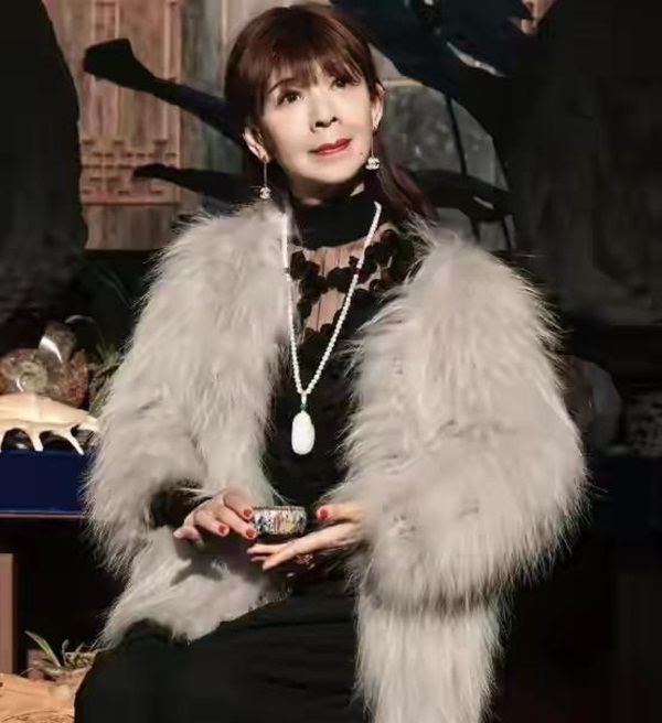 Cụ bà 80 tuổi với thần thái như gái 18 khiến hàng triệu người ngưỡng mộ, bí mật của vẻ đẹp khó tin này là điều không ai ngờ tới-2