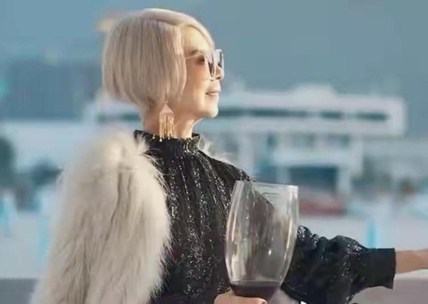 Cụ bà 80 tuổi với thần thái như gái 18 khiến hàng triệu người ngưỡng mộ, bí mật của vẻ đẹp khó tin này là điều không ai ngờ tới-5