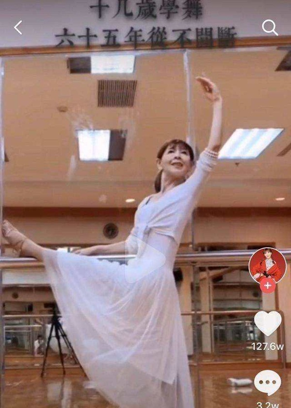 Cụ bà 80 tuổi với thần thái như gái 18 khiến hàng triệu người ngưỡng mộ, bí mật của vẻ đẹp khó tin này là điều không ai ngờ tới-6