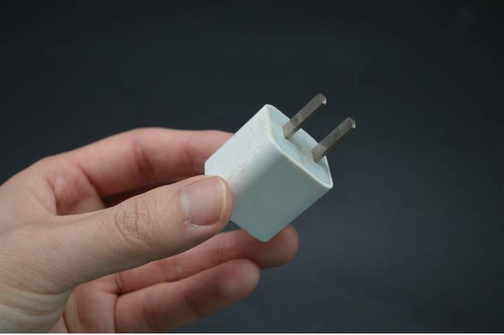 Đừng vứt bỏ những chiếc đầu sạc điện thoại đã lỗi thời, đặt chúng ở nhà sẽ rất hữu ích và có thể tiết kiệm hàng triệu đồng mỗi năm-1