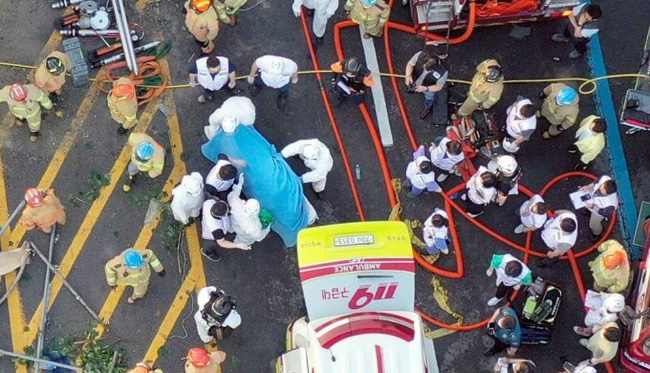 Cú điện thoại cuối cùng của nạn nhân nhỏ tuổi nhất trong vụ tòa nhà 5 tầng đổ sập đè nát xe buýt: Con yêu bố, chốc nữa gặp bố ở nhà nhé-3