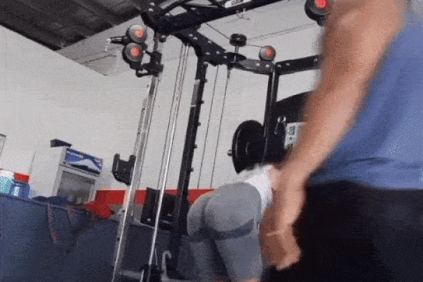 Nữ TikToker bật khóc, lần đầu lên tiếng kể lại 2,5 giờ kinh hoàng bị 400 gã đàn ông xúm lại sàm sỡ, quấy rối tập thể-5