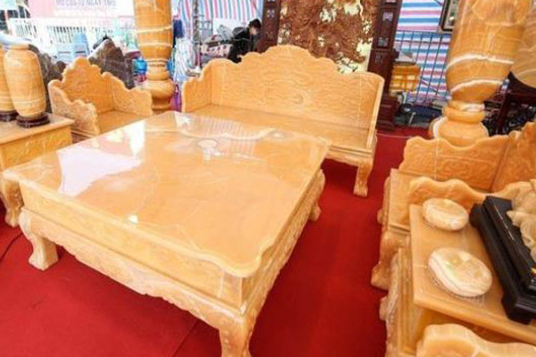 Những bộ bàn ghế gỗ nghìn năm tuổi giá tiền tỷ, đại gia mới dám tậu-17