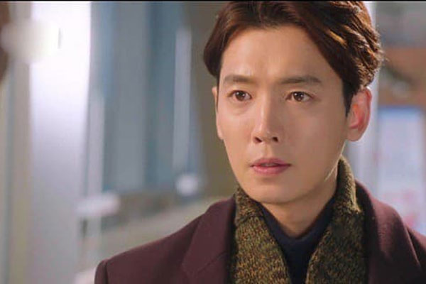 Bạn gái quên tắt điện thoại, tôi sốc nặng khi nghe được những lời mắng mỏ của cô ấy với người bố đang nằm liệt giường-1