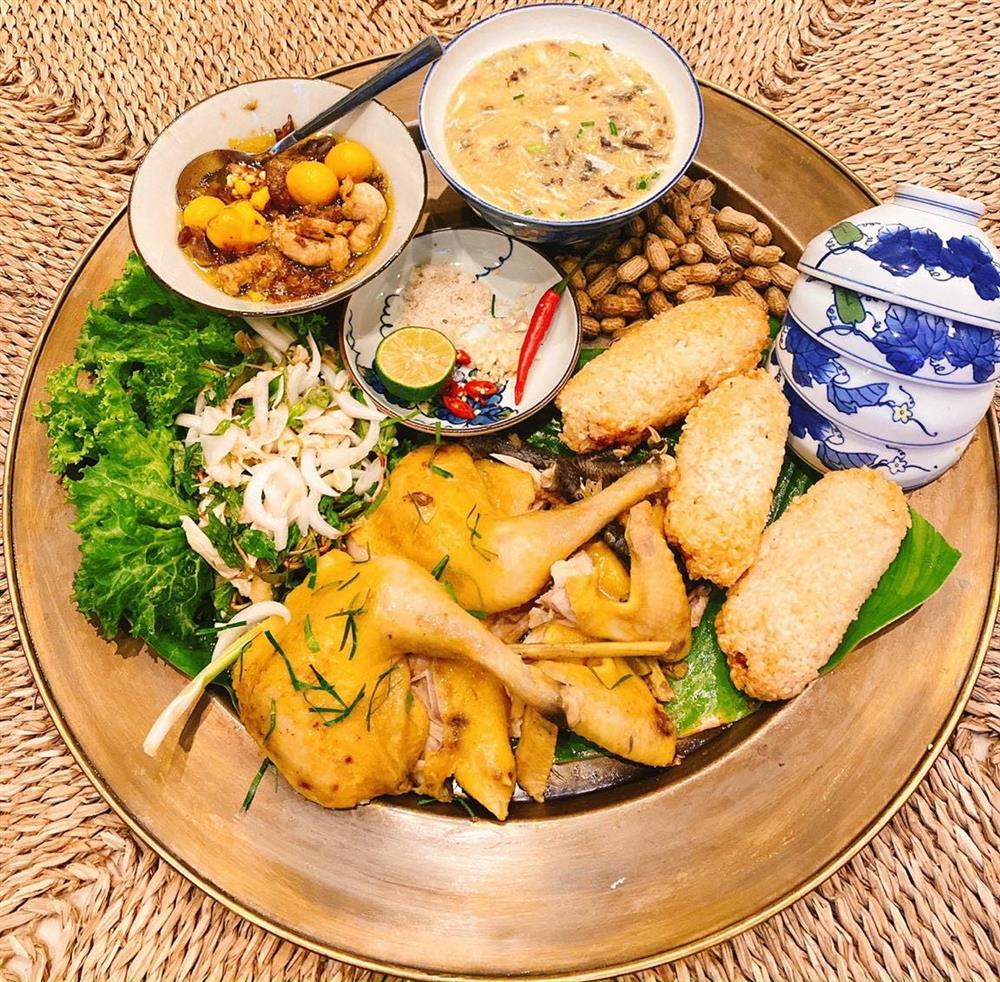 Mâm cơm cực phẩm của mẹ đảm 8x ở Sơn La: Mỗi ngày một thực đơn chẳng hề trùng nhau, tính hơi đồng bóng nên trang trí cũng phải điệu như người-14