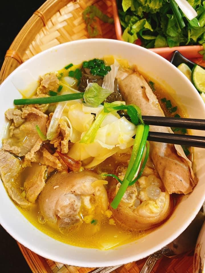 Mâm cơm cực phẩm của mẹ đảm 8x ở Sơn La: Mỗi ngày một thực đơn chẳng hề trùng nhau, tính hơi đồng bóng nên trang trí cũng phải điệu như người-24