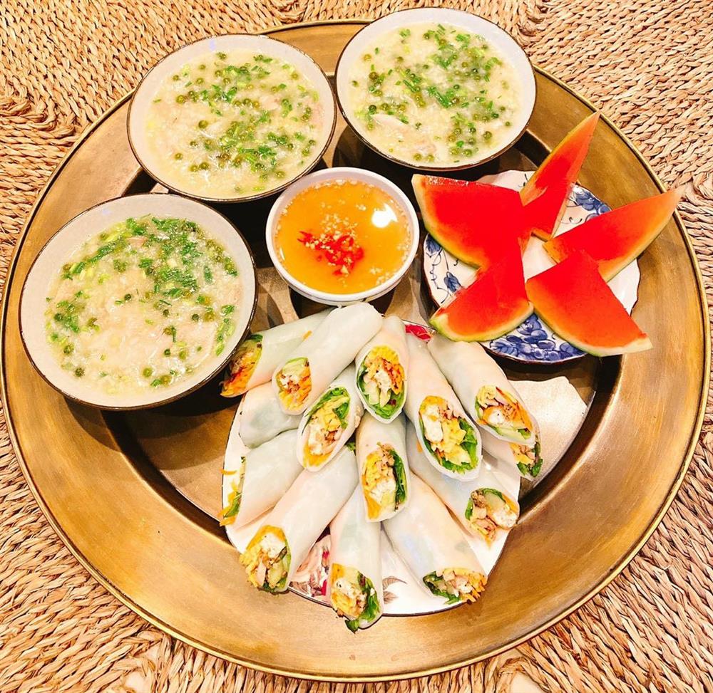 Mâm cơm cực phẩm của mẹ đảm 8x ở Sơn La: Mỗi ngày một thực đơn chẳng hề trùng nhau, tính hơi đồng bóng nên trang trí cũng phải điệu như người-15